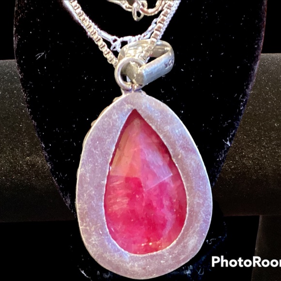 Large Natural Kashmiri Ruby pendant with chain - Picture 3 of 3